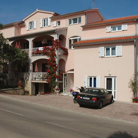 House Maric Apartment Porec Exterior photo